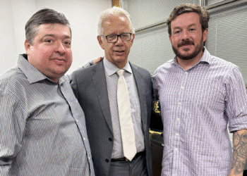Deputado Edson Giriboni recebe Neto Soneca e Ricardo Tibúrcio no gabinete da ALESP em São Paulo