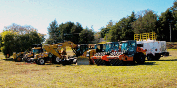 Deputados Edson Giriboni e Maurício Neves presentes no início das obras da SP-258 em Itararé