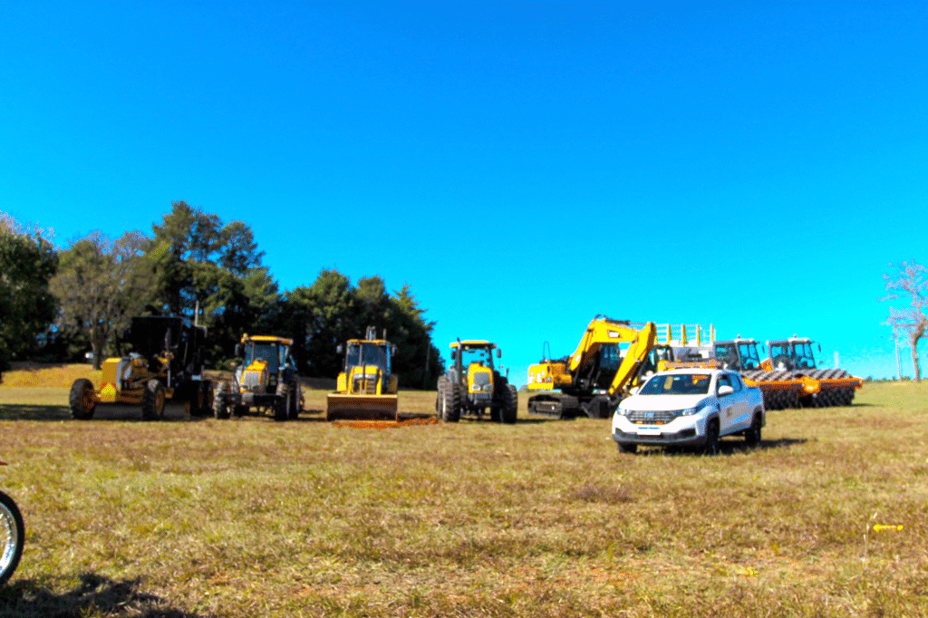 Prefeito João Fadel acompanha início das obras de duplicação da SP-258 em Itararé