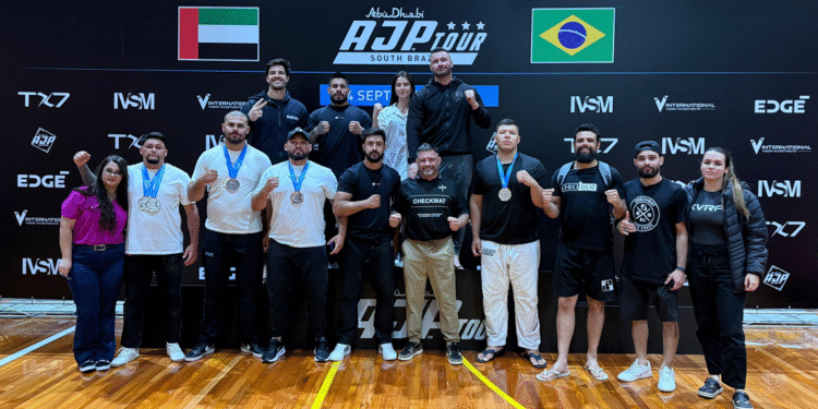 Equipe FH Checkmat de Itararé no pódio da Seletiva de Abu Dhabi em Curitiba