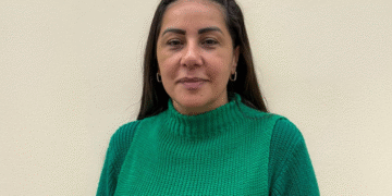 Secretária de Saúde de Itararé, Tais Chagas Felix, durante evento institucional em São Paulo em outubro de 2025