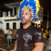 Prefeito João Fadel Filho durante o Carnaval 2026 em Itararé, em foto noturna na rua com público ao fundo.