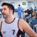 Arte de capa sobre a crise na saúde pública de Itararé, com personagem em primeiro plano e ambiente que remete a fila de espera e atendimento na rede pública.
