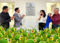 Montagem satírica com grilos diante de uma cena de inauguração do Centro Odontológico de Itararé